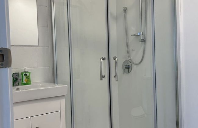 Avon Apartments - Photo 17