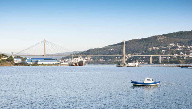 Paseo en barco por la Ría de Vigo + Degustación de mejillones - Photo 2