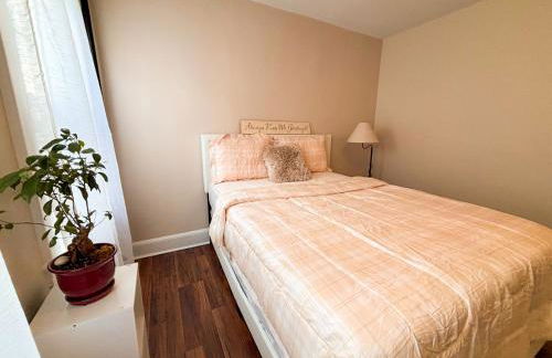 Perfect full private first floor home with convenient amenities - Foto 13