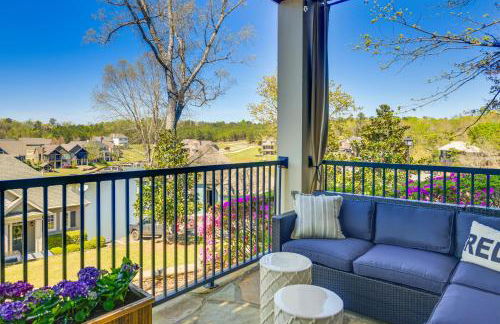 Balcony and Community Perks Lake Martin Condo! - Foto 1