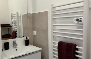 Presqu'île, appartement neuf avec balcon, salle de gym et parking - Photo 17