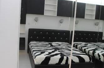 Rez de jardin OU ascenseur 4 ieme PISCINE -WIFI-Dans le Village naturiste holidaysochic - Photo 36