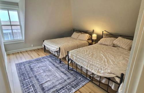 Sleeps 30+ • 10BR Mansion •Events • Bar • Backyard - Foto 23