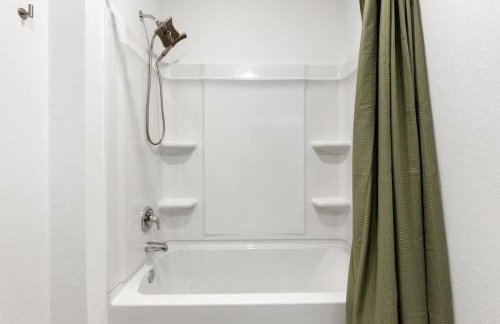 Modern Cozy Home - Gym - Quiet Street - Sleeps 4 - Foto 33