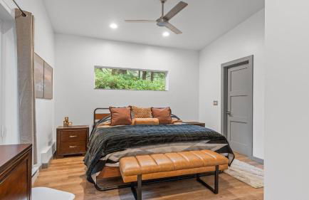 Peaceful Treehouse-Style Stay with Sauna Fire Pit Forest Views Near the Coast The Treehouse by AvantStay - Foto 4