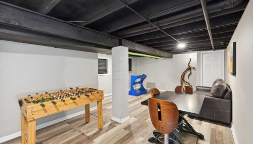 Modern Retreat, Double lot with Pergola, Fire pit, Game room, 5 min to Brookfield Zoo - Foto 4