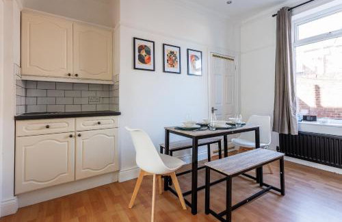 Modern 3-Bed House Parking & Family & Friends - Foto 34