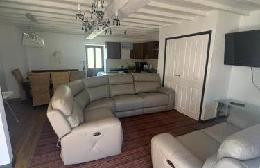 The Workshop - Photo 4