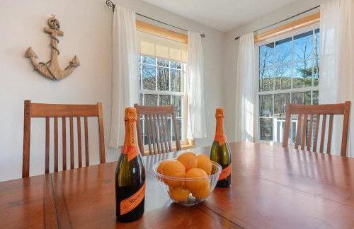 Lakefront Home with Private Beach Access & Hot Tub - Foto 21