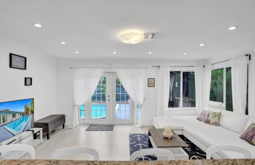 Central Stunning Villa with Heated Pool Cabana - Foto 4