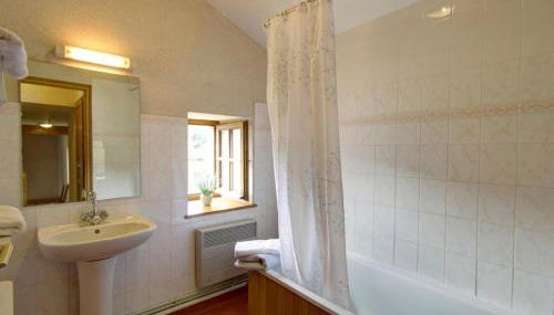 Gîte accueillant pour 7 pers avec cheminée et terrasse - FR-1-496-225 - Foto 5