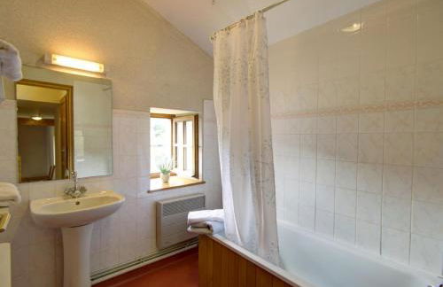 Gîte accueillant pour 7 pers avec cheminée et terrasse - FR-1-496-225 - Foto 5