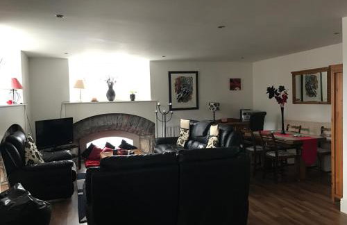 Scardroy Homes Inverness - Central 2 Bedroom with Parking WiFi Smart TVs Sleeps up to 6 - Foto 11