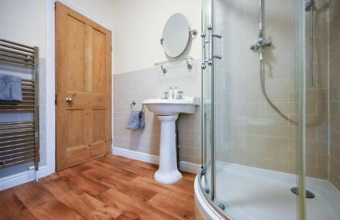 Premium Family Home with PS5 Console and Private Garden - Foto 7