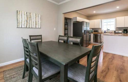 Luxurious 5 BR Home in the Heart of Sylvan Beach - Foto 39