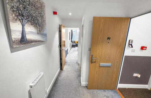 Flat 2 - Luxury Bolton City Centre Apartments - Photo 3