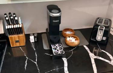 Stylish Retreat Walkable to Bars & Restaurants - Foto 11