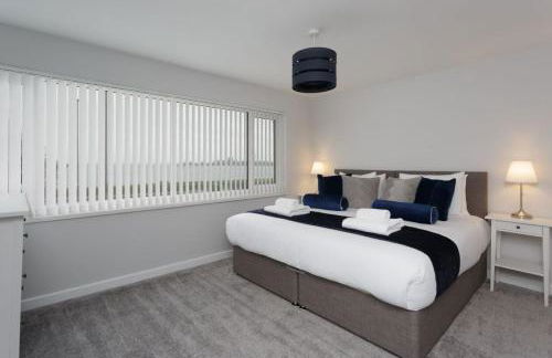 Castle View - 2 Bed Stylish Coastal Port Solent Retreat with Views! Parking, Sleeps 6 - LONG TERM STAY WINTER SPECIAL OFFER- By Blue Puffin Stays - Photo 34