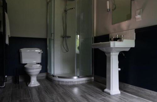 Stunning Manor Farmhouse - Photo 17