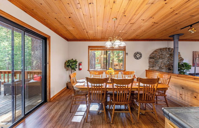 Whiskey Springs by Avantstay Classic Cabin Near Tahoe Donner Ski Area! - Foto 3