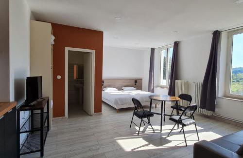 Gîte lumineux 2-4 pers. avec terrasse et restaurant sur place - FR-1-585-92 - Foto 10