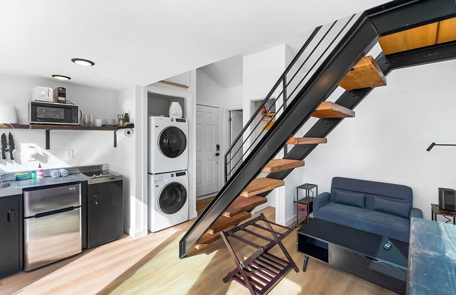 Sleek & Stylish Urban Loft - Foto 12