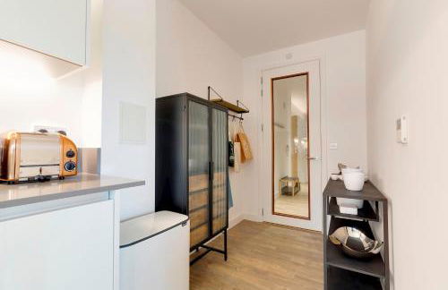 Pass the Keys Stunning and Spacious Modern Flat - Own Car Park - Foto 13