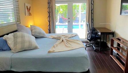 Heated Pool Private Duplex House, BBQ, Parking, WiFi - Foto 2