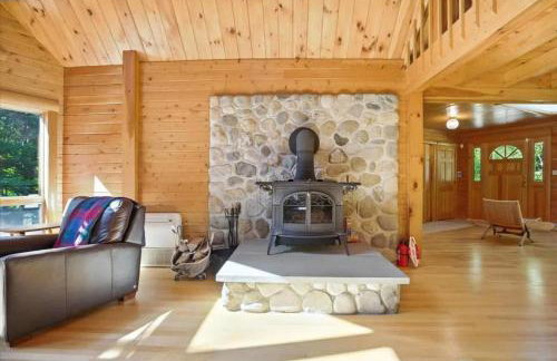 Lakefront Log Home on Huge Lake in Private Cove - Foto 46