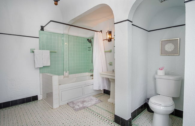 Splash Into Vacation 6BR Home w/ Pool & Waterslide - Foto 30