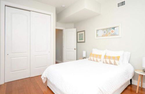 Jennifer's Chic Downtown City Views Private Deck - Foto 4