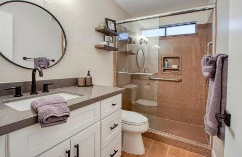 ESTRELLA - Renovated with PATIO, BBQ, POOL & SPA - Foto 28