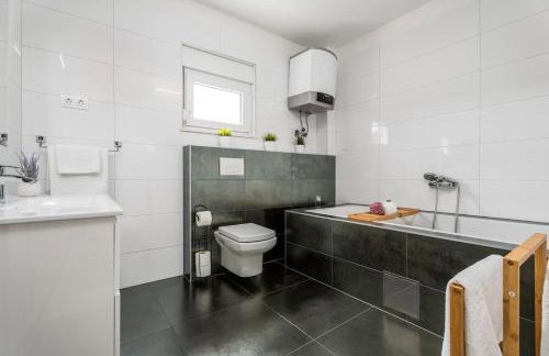 Villa Jelena - Photo 25