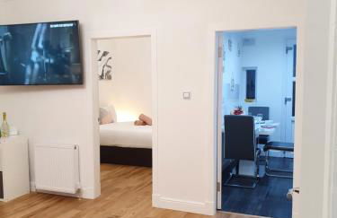 Glasgow Comfortable and Modern 3 Bedroom Mid Terraced Villa - Foto 9