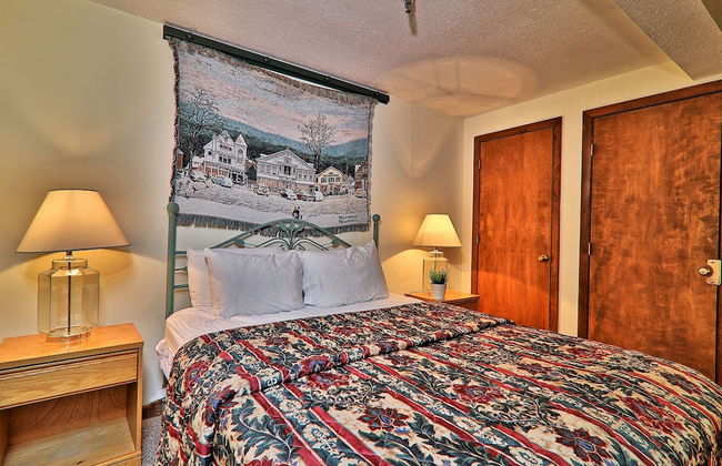 Mountain Green Resort By Killington VR - 3 Bedrooms - Photo 23