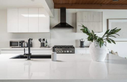 NEW Cozy Modern Home with Hot Tub and Ocean Views - Foto 18