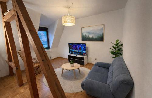 Großzügige Maisonette nahe Innenstadt Altbauflair - Photo 8