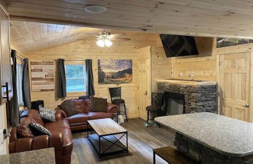 Creekside 3 bedroom 2 bath cabin on private creek - Foto 1