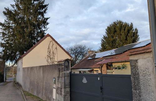 PETIT MAS COSY DU BORD DE LOIRE a 15 MM DU PARC LE PAL - Foto 3