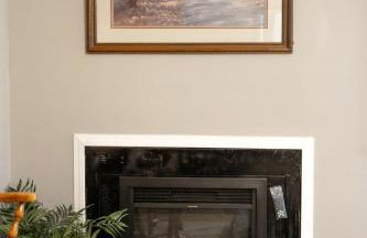 Rest Easy Retreat - 2BR Near SHSU - Pool - WiFi - Free Parking - Foto 61