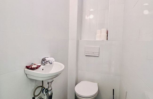 Elegant Apt with Balcony & Sea View by FeelHome - Photo 21