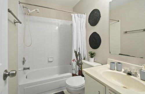 Sleeps 6, Nature trails, 40 Mins to DC, 2 cars MAX - Foto 17