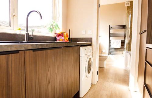 Spacious 4Bed Parking & Wi-Fi - Contractor Stays - Foto 77