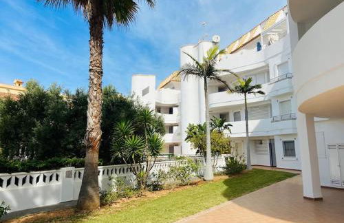 Apartamento en primera línea de playa con piscina y garaje gratuito - Foto 55