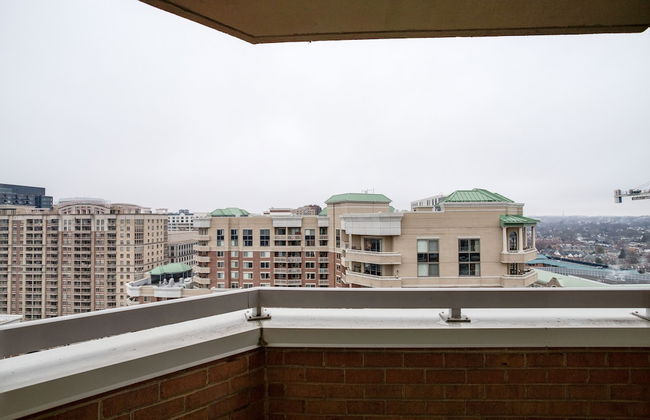 Spectacular Condo At Ballston With Gym - Photo 31