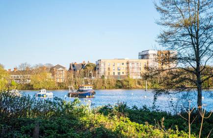 Piazza 2 bed 2 bath APT close to Cardiff Bay and WMC with Private Parking - Foto 25