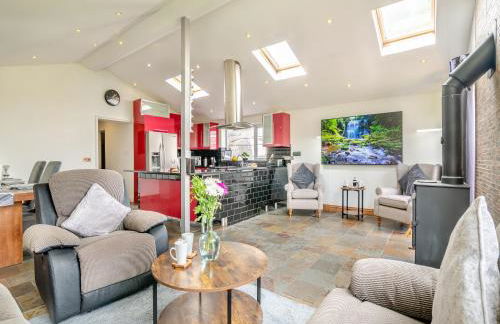 Crynant Countryside Retreat - Photo 4