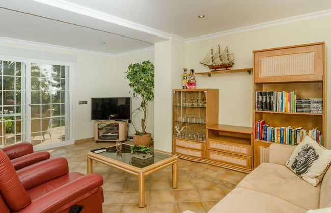 Sun-kissed Villa in Albir With Swimming Pool - Foto 3