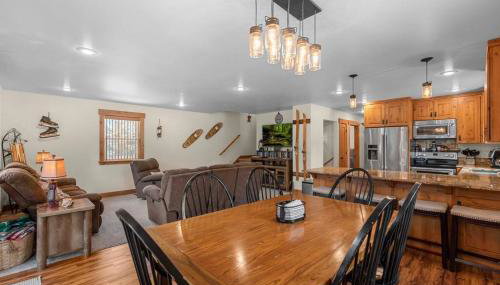 River's Bend Lodge - Hot Tub, Fire Pit, Games & Ski - Foto 5