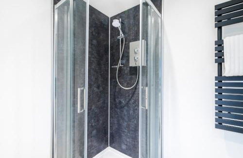 Great Location 2 Bedroom House in Nottingham, Private Garden, Fast Wi-Fi and Free Parking - Photo 70